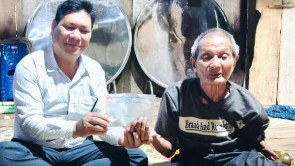 XÃ BA VÌ: ẤM ÁP HÀNH TRÌNH TRI ÂN, LAN TỎA ĐẠO LÝ "UỐNG NƯỚC NHỚ NGUỒN" KỶ NIỆM 79 NĂM NGÀY THƯƠNG BINH - LIỆT SĨ