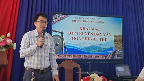 GIỮ LỬA DI SẢN HRÊ: RỘN RÀNG TIẾNG CHIÊNG BA, ĐIỆU TA LÊU GIỮA SÂN TRƯỜNG TH&THCS BA NGẠC