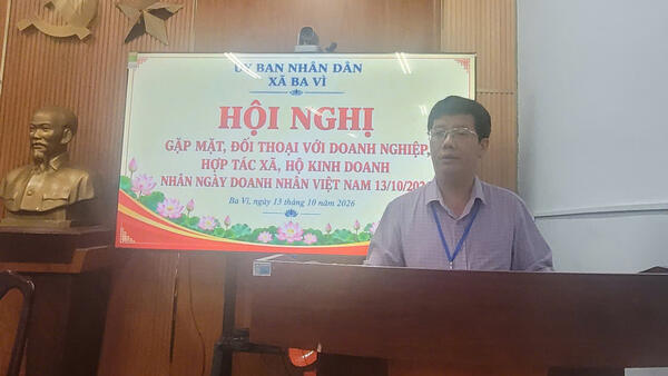 XÃ BA VÌ TỔ CHỨC GẶP MẶT, ĐỐI THOẠI VỚI CÁC DOANH NGHIỆP, HỢP TÁC XÃ TIÊU BIỂU NHÂN NGÀY DOANH NHÂN VIỆT NAM (13/10)